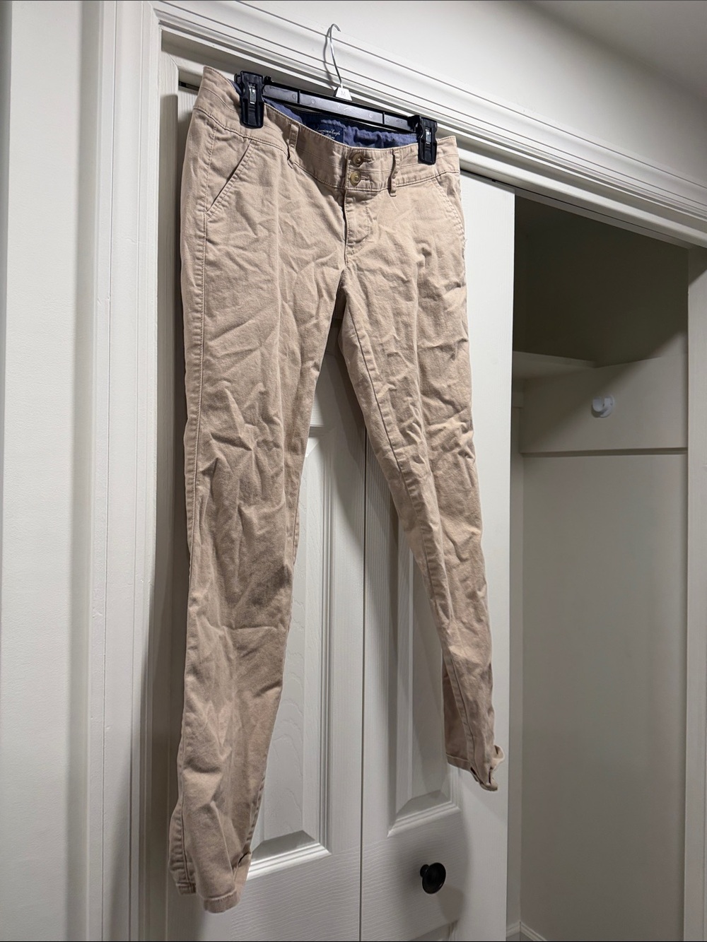 American Eagle Outfitters Light Khaki Chinos